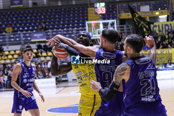 2024-10-16 - #33 Ife Ajayi (Reale Mutua Basket Torino) - REALE MUTUA TORINO VS VALTUR BRINDISI - ITALIAN SERIE A2 - BASKETBALL