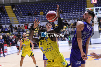 2024-10-16 - #33 Ife Ajayi (Reale Mutua Basket Torino) - REALE MUTUA TORINO VS VALTUR BRINDISI - ITALIAN SERIE A2 - BASKETBALL