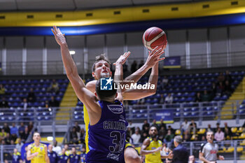 2024-10-16 - #34 Maximiliam Ladurner (Reale Mutua Basket Torino) and #31 Andrea Calzavara (Valtur Brindisi) - REALE MUTUA TORINO VS VALTUR BRINDISI - ITALIAN SERIE A2 - BASKETBALL