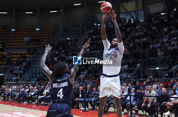 2024-10-09 - Kenny Gabriel (Fortitudo) in action thwarted by Jarvis Williams (Orzinuovi) during the italian basketball LBN A2 series championship match Fortitudo Flats Services Bologna Vs Agribertocchi Orzinuovi - Bologna, Italy, October 09, 2024 at Paladozza sports hall - Photo: Michele Nucci - FORTITUDO BOLOGNA VS ORZINUOVI  - ITALIAN SERIE A2 - BASKETBALL