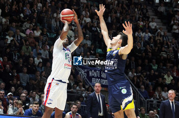 2024-11-10 - Kenny Gabriel (Fortitudo) in action thwarted by \Antonio Gallo (Torino) during the italian basketball LBN A2 series championship match Fortitudo Flats Services Bologna Vs Reale Mutua Torino at Paladozza sports hall. Bologna, Italy, November 10, 2024 - Photo: Michele Nucci - FORTITUDO BOLOGNA VS BASKET TORINO - ITALIAN SERIE A2 - BASKETBALL