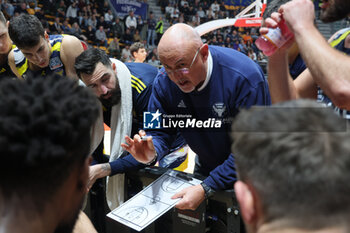 2024-11-10 - Matteo Boniciolli, head coach of Torino during the italian basketball LBN A2 series championship match Fortitudo Flats Services Bologna Vs Reale Mutua Torino at Paladozza sports hall. Bologna, Italy, November 10, 2024 - Photo: Michele Nucci - FORTITUDO BOLOGNA VS BASKET TORINO - ITALIAN SERIE A2 - BASKETBALL