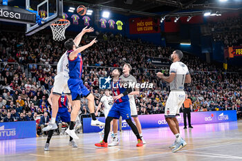 2024-01-07 - Tres Tinkle (Monbus Obradoiro) and Nikola Kalinic (Barca Basket) during a Liga ACB match between Barca and Monbus Obradorio at Palau Blaugrana, in Barcelona, ,Spain on January 7, 2024. (Photo / Felipe Mondino) - BARÇA - MONBUS OBRADOIRO - SPANISH LIGA ENDESA ACB - BASKETBALL