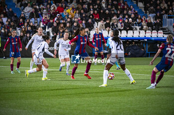 2024-01-17 - Salma Paralluelo of Barcelona seen in action with the ball during the women football match valid for the semi final of the Spanish Supercopa tournament between Barcelona and Real Madrid played at Estadio Butarque in Leganes, Spain. - BARCELONA VS REAL MADRID - OTHER - SOCCER