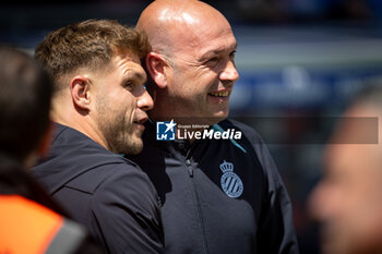 2024-04-21 - Head coach Ferran Costa (FC Andorra) and Head Coach Luis Miguel Ramis (RCD Espanyol) smiles during a La Liga Hypermotion match between RCD Espanyol and FC Andorra at Stage Front Stadium, in Barcelona, ,Spain on April 21, 2024. Photo by Felipe Mondino - RCD ESPANYOL - FC ANDORRA - OTHER - SOCCER