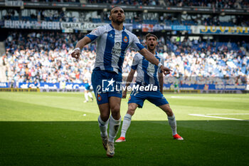 2024-04-21 - Braithwaite (RCD Espanyol) celebrates after scoring his team's goal with team mates during a La Liga Hypermotion match between RCD Espanyol and FC Andorra at Stage Front Stadium, in Barcelona, ,Spain on April 21, 2024. Photo by Felipe Mondino - RCD ESPANYOL - FC ANDORRA - OTHER - SOCCER