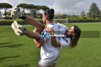 2024-05-19 - Lazio Women's players celebrating after the match - SERIE B - LAZIO WOMEN VS PARMA - OTHER - SOCCER