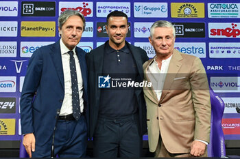 2024-06-25 - ACF Fiorentina's general director Alessandro Ferrari, ACF Fiorentina's coach Raffaele Palladino and ACF Fiorentina's sporting director Daniele Prade - PRESENTATION OF ACF FIORENTINA'S NEW HEAD COACH RAFFAELE PALLADINO - OTHER - SOCCER