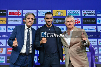 2024-06-25 - ACF Fiorentina's general director Alessandro Ferrari, ACF Fiorentina's coach Raffaele Palladino and ACF Fiorentina's sporting director Daniele Prade - PRESENTATION OF ACF FIORENTINA'S NEW HEAD COACH RAFFAELE PALLADINO - OTHER - SOCCER