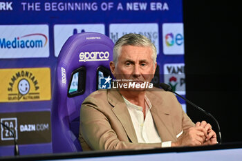 2024-06-25 - ACF Fiorentina's sporting director Daniele Prade - PRESENTATION OF ACF FIORENTINA'S NEW HEAD COACH RAFFAELE PALLADINO - OTHER - SOCCER