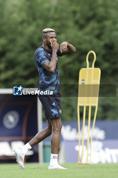 2024-07-12 - Napoli's Nigerian forward Victor Osimhen gesticulate during SSC Napoli's 2024-25 preseason training camp in val di sole in Trentino, Dimaro Folgarida

 - SSC NAPOLI TRAINING - OTHER - SOCCER