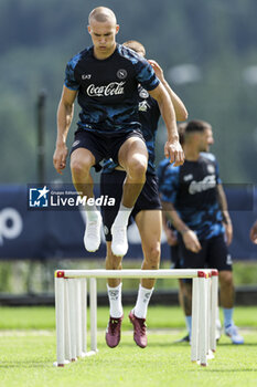 2024-07-13 - Napoli's Norwegian defender Leo Ostigard during SSC Napoli's 2024-25 preseason training camp in val di sole in Trentino, Dimaro Folgarida

 - SSC NAPOLI TRAINING - OTHER - SOCCER