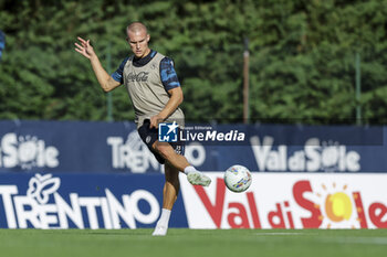 2024-07-13 - Napoli's Norwegian defender Leo Ostigard during SSC Napoli's 2024-25 preseason training camp in val di sole in Trentino, Dimaro Folgarida

 - SSC NAPOLI TRAINING - OTHER - SOCCER