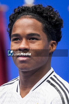 2024-07-27 - Endrick Felipe Moreira de Sousa poses for photos with Real Madrid jersey during his presentation at Estadio Santiago Bernabeu on July 27, 2024 in Madrid, Spain. - REAL MADRID UNVEILS NEW SIGNING ENDRICK - OTHER - SOCCER