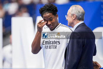 2024-07-27 - Endrick Felipe Moreira de Sousa gets emotional during his presentation at Estadio Santiago Bernabeu on July 27, 2024 in Madrid, Spain. - REAL MADRID UNVEILS NEW SIGNING ENDRICK - OTHER - SOCCER