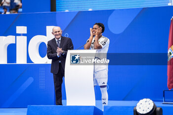 2024-07-27 - Endrick Felipe Moreira de Sousa gets emotional during his presentation at Estadio Santiago Bernabeu on July 27, 2024 in Madrid, Spain. - REAL MADRID UNVEILS NEW SIGNING ENDRICK - OTHER - SOCCER