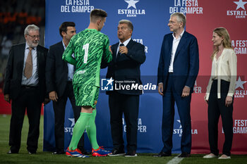 2024-08-12 - FC Barcelona president Joan Laporta and Goalkeeper Marc-Andre ter Stegen (FC Barcelona) gestures during a Joan Gamper Trophy at Estadi Olimpic Lluis Companys in Barcelona, Spain, on August 12 2024. Photo by Felipe Mondino - TROFEU JOAN GAMPER: FC BARCELONA - AS MONACO - OTHER - SOCCER