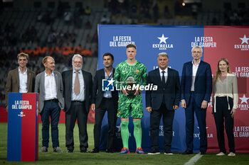 2024-08-12 - Goalkeeper Marc-Andre ter Stegen (FC Barcelona) and FC Barcelona president Joan Laporta gestures during a Joan Gamper Trophy at Estadi Olimpic Lluis Companys in Barcelona, Spain, on August 12 2024. Photo by Felipe Mondino - TROFEU JOAN GAMPER: FC BARCELONA - AS MONACO - OTHER - SOCCER