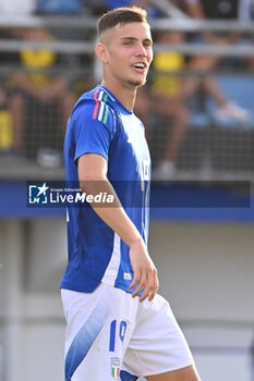 2024-09-05 - Antonio Raimondo (ITA) celebrates after scoring the gol of 6-0 during the UEFA U21 Euro 2025 Qualifier match between Italy and San Marino at the Domenico Francioni Stadium on September 5, 2024 in Latina, Italy. - UEFA UNDER 21 - ITALY VS SAN MARINO - OTHER - SOCCER