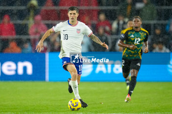 2024-11-18 - United States forward Christian Pulisic (10) moves the ball - CONCACAF NATIONS LEAGUE - USA VS JAMAICA - OTHER - SOCCER