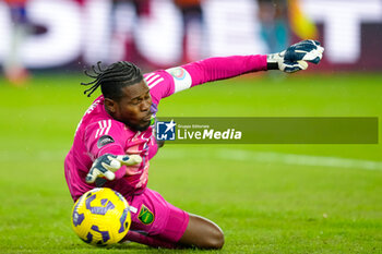 2024-11-18 - Jamaica goalkeeper Andre Blake (1) reaches for and misses a shot that misses wide - CONCACAF NATIONS LEAGUE - USA VS JAMAICA - OTHER - SOCCER