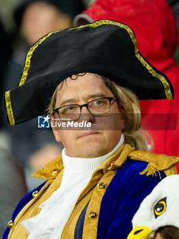 2024-11-18 - A United States fan dressed in a revolutionary-era costume - CONCACAF NATIONS LEAGUE - USA VS JAMAICA - OTHER - SOCCER