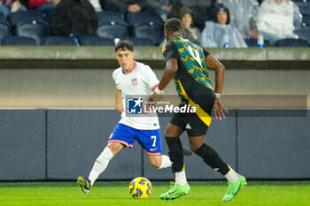 2024-11-18 - United States forward Alex Zendejas (7) works against Jamaica defender Amari’I Bell (4) - CONCACAF NATIONS LEAGUE - USA VS JAMAICA - OTHER - SOCCER