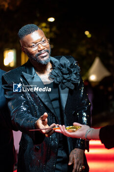 2024-10-28 - Djibril Cisse during the red carpet ceremony of the Ballon d'Or (Golden Ball) France Football 2024 on 28 October 2024 at Theatre du Chatelet in Paris, France - FOOTBALL - BALLON D'OR 2024 - RED CARPET CEREMONY - OTHER - SOCCER