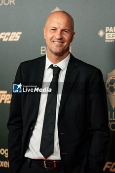 2024-10-28 - Jordi Cruyff during the red carpet ceremony of the Ballon d'Or (Golden Ball) France Football 2024 on 28 October 2024 at Theatre du Chatelet in Paris, France - FOOTBALL - BALLON D'OR 2024 - RED CARPET CEREMONY - OTHER - SOCCER