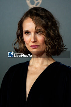 2024-10-28 - Natalie Portman during the red carpet ceremony of the Ballon d'Or (Golden Ball) France Football 2024 on 28 October 2024 at Theatre du Chatelet in Paris, France - FOOTBALL - BALLON D'OR 2024 - RED CARPET CEREMONY - OTHER - SOCCER