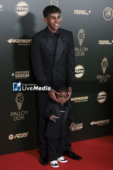 2024-10-28 - Lamine Yamal and his brother attend the 68th Ballon D'Or France Football 2024 photocall on October 28, 2024 at Theatre du Chatelet in Paris, France - FOOTBALL - BALLON D'OR 2024 - OTHER - SOCCER