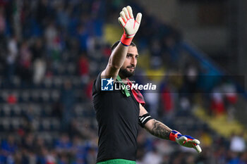 2024-06-09 - Italy's goalkeeper Gianluigi Donnarumma greets the supporters - ITALY VS BOSNIA - FRIENDLY MATCH - SOCCER