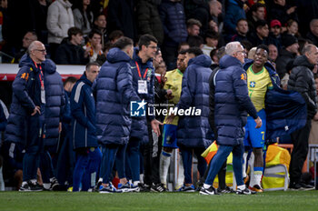 2024-03-26 - Vinicius Junior of Brazil (L) protest with his teammates against the referee during the friendly football match among the national teams of Spain and Brazil at Estadio Santiago Bernabeu, Madrid. - SPAIN VS BRAZIL - FRIENDLY MATCH - SOCCER
