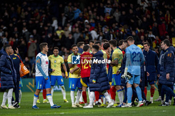 2024-03-26 - Rodrygo Goes of Brazil (L) greets Daniel Carvajal of Spain (R) during the friendly football match among the national teams of Spain and Brazil at Estadio Santiago Bernabeu, Madrid. - SPAIN VS BRAZIL - FRIENDLY MATCH - SOCCER
