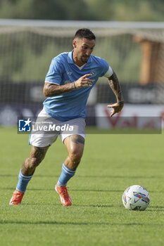 2024-07-16 - Napoli's Italian forward Matteo Politano controls the ball during friendly match SSC Napoli Anaune val di Non SSC Napoli's 2024-25 preseason training camp in val di sole in Trentino, Dimaro Folgarida

 - NAPOLI VS ANAUNE VAL DI NON - FRIENDLY MATCH - SOCCER