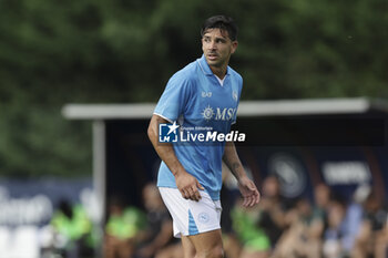 2024-07-16 - Napoli's Argentinian forward Giovanni Simeone looks during friendly match SSC Napoli Anaune val di Non SSC Napoli's 2024-25 preseason training camp in val di sole in Trentino, Dimaro Folgarida

 - NAPOLI VS ANAUNE VAL DI NON - FRIENDLY MATCH - SOCCER