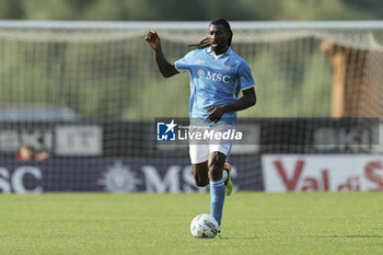 2024-07-16 - Napoli's Cameroonian midfielder Andre Frank Zambo Anguissa controls the ball during friendly match SSC Napoli Anaune val di Non SSC Napoli's 2024-25 preseason training camp in val di sole in Trentino, Dimaro Folgarida

 - NAPOLI VS ANAUNE VAL DI NON - FRIENDLY MATCH - SOCCER