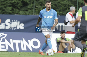 2024-07-16 - Napoli's Italian midfielder Gianluca Gaetano controls the ball during friendly match SSC Napoli Anaune val di Non SSC Napoli's 2024-25 preseason training camp in val di sole in Trentino, Dimaro Folgarida

 - NAPOLI VS ANAUNE VAL DI NON - FRIENDLY MATCH - SOCCER