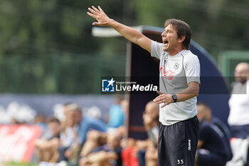 2024-07-20 - Napoli’s Italian coach Antonio Conte gesticulate during friendly match SSC Napoli vs Mantova in SSC Napoli's 2024-25 preseason training camp in val di sole in Trentino, Dimaro Folgarida

 - NAPOLI VS MANTOVA - FRIENDLY MATCH - SOCCER