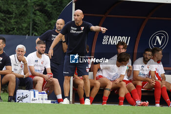 2024-07-20 - Mantova's Italian coach Davide Possanzini gesticulate during friendly match SSC Napoli vs Mantova in SSC Napoli's 2024-25 preseason training camp in val di sole in Trentino, Dimaro Folgarida

 - NAPOLI VS MANTOVA - FRIENDLY MATCH - SOCCER