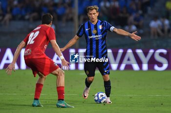 2024-08-02 - Nicolo' Barella (Inter) thwarted by Stefano Moreo (Pisa) - PISA SC VS INTER - FC INTERNAZIONALE - FRIENDLY MATCH - SOCCER