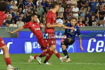 2024-08-02 - Nicolo' Barella (Inter) thwarted by Marius Marin (Pisa) - PISA SC VS INTER - FC INTERNAZIONALE - FRIENDLY MATCH - SOCCER