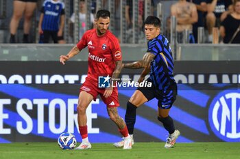 2024-08-02 - Marius Marin (Pisa) thwarted by Joaquin Correa (Inter) - PISA SC VS INTER - FC INTERNAZIONALE - FRIENDLY MATCH - SOCCER