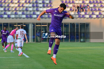 2024-07-19 - ACF Fiorentina's forward Riccardo Sottil celebrates after scoring a goal - ACF FIORENTINA VS AC REGGIANA - FRIENDLY MATCH - SOCCER