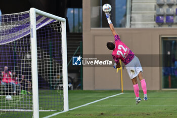 2024-07-19 - AC Reggiana's goalkeeper Francesco Bardi in action - ACF FIORENTINA VS AC REGGIANA - FRIENDLY MATCH - SOCCER