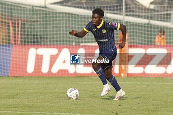 2024-07-17 - Alphadjo Cissè of Hellas Verona during Hellas Verona FC vs Top 22 Dilettanti Verona, 1° Test Match, at Centro Sportivo 'La Pineta' on Folgaria (TN), on July 17, 2024. - HELLAS VERONA FC VS TOP 22 DILETTANTI VERONA - FRIENDLY MATCH - SOCCER