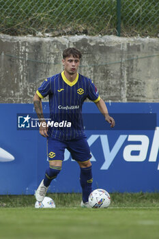 2024-07-17 - Davide Bragantini of Hellas Verona during Hellas Verona FC vs Top 22 Dilettanti Verona, 1° Test Match, at Centro Sportivo 'La Pineta' on Folgaria (TN), on July 17, 2024. - HELLAS VERONA FC VS TOP 22 DILETTANTI VERONA - FRIENDLY MATCH - SOCCER