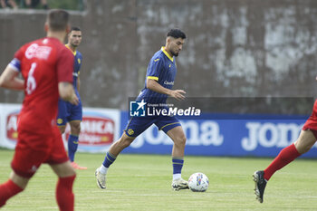 2024-07-17 - Suat Serdar of Hellas Verona play the ball during Hellas Verona FC vs Top 22 Dilettanti Verona, 1° Test Match, at Centro Sportivo 'La Pineta' on Folgaria (TN), on July 17, 2024. - HELLAS VERONA FC VS TOP 22 DILETTANTI VERONA - FRIENDLY MATCH - SOCCER