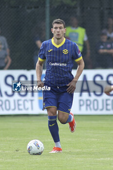 2024-07-17 - Giangiacomo Magnani of Hellas Verona play the ball during Hellas Verona FC vs Top 22 Dilettanti Verona, 1° Test Match, at Centro Sportivo 'La Pineta' on Folgaria (TN), on July 17, 2024. - HELLAS VERONA FC VS TOP 22 DILETTANTI VERONA - FRIENDLY MATCH - SOCCER