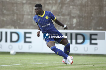 2024-07-17 - Daniel Mosquera of Hellas Verona during Hellas Verona FC vs Top 22 Dilettanti Verona, 1° Test Match, at Centro Sportivo 'La Pineta' on Folgaria (TN), on July 17, 2024. - HELLAS VERONA FC VS TOP 22 DILETTANTI VERONA - FRIENDLY MATCH - SOCCER